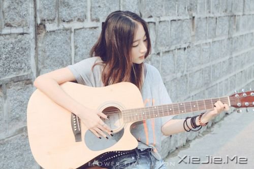 晚安心语:青春就是让你张扬的笑,也给你莫名的痛 (1)