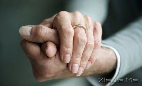 叶芝《当你老了》的多种中文翻译版本